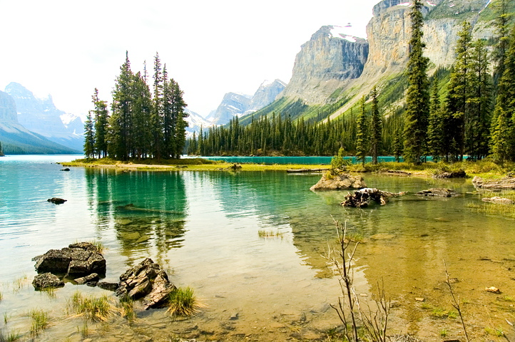 Maligne Lake, Spirit Island, Jasper National Park 01