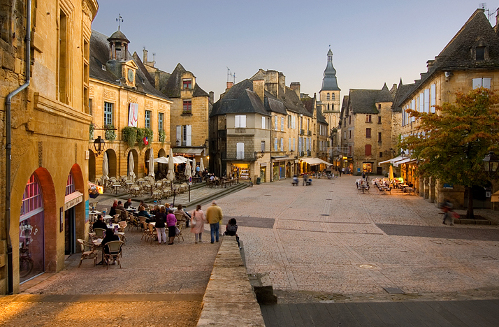 Market Square, Sarlat 02  
