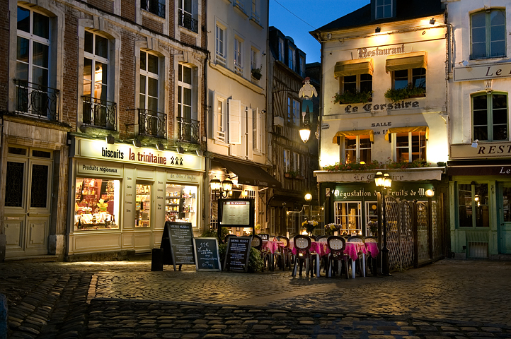 Night Street, Honfleur 01