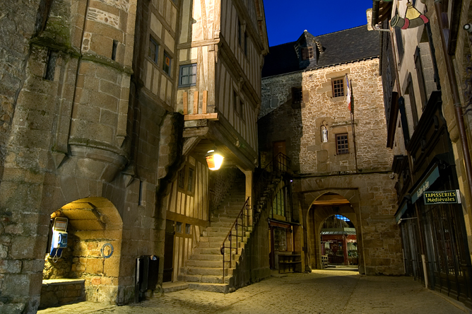 Village, Mont St. Michel