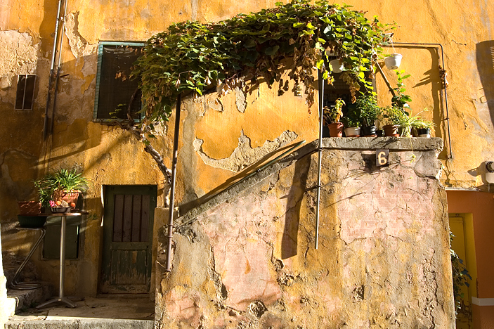 Alley, Villefranche sur Mer 01