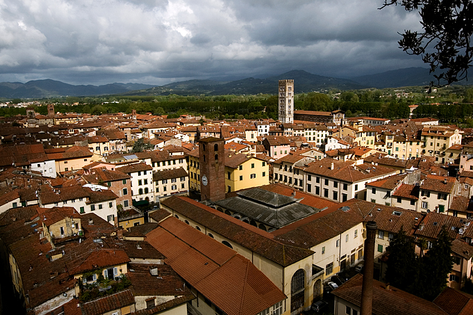 Buildings, Luca